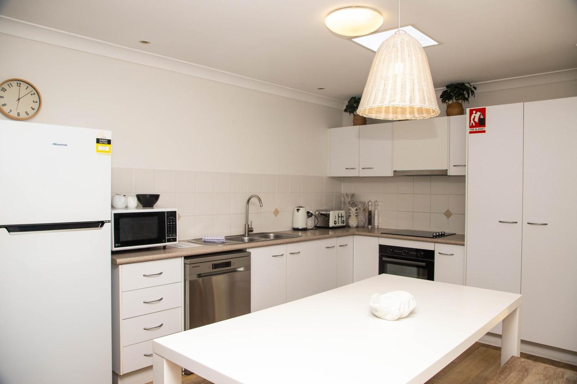 Byron Lakeside Holiday Apartments Byron Bay Esterno foto